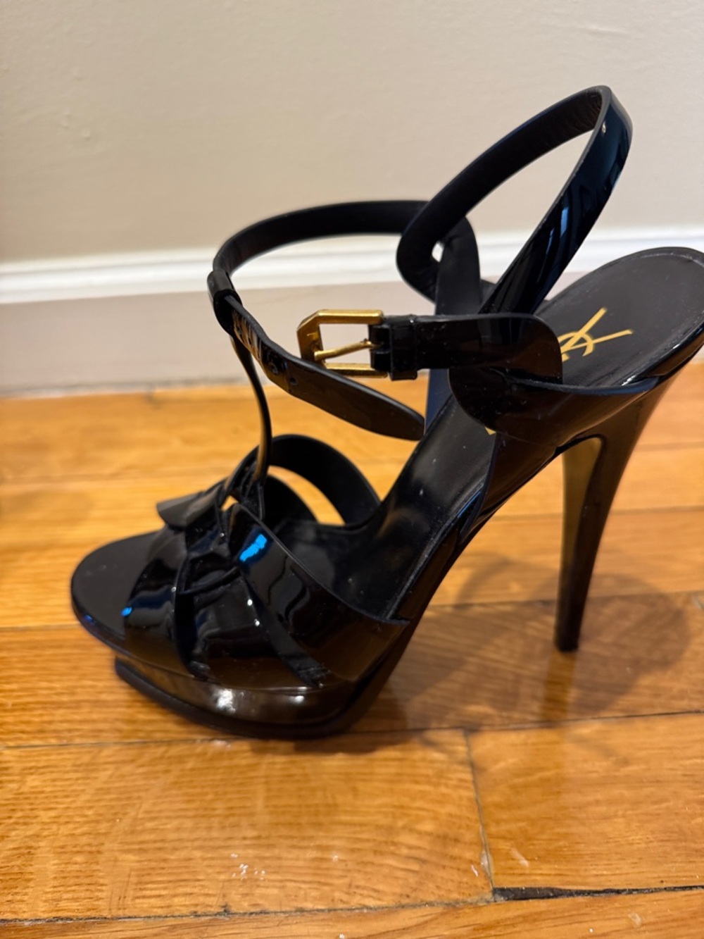 Saint Laurent Tributes. Black Patent Leather T-Strap Platform Heels - Picture 7 of 9